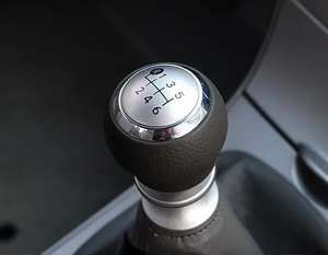 Почему не включается задняя передача: механические причины