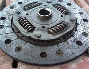 Как избежать быстрого износа сцепления: советы для автолюбителей