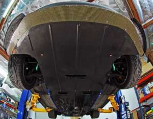 Защита днища: когда стоит устанавливать пластиковую защиту и как выбрать толщину