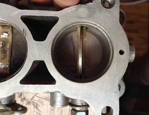 Когда и как чистить дроссельную заслонку карбюратора