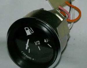 Проблемы с указателями уровня топлива: почему датчик может врать