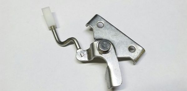 Кронштейн рычага привода сдвижной двери ГАЗель-2705 (ПАО "ГАЗ") /2705-6425320/