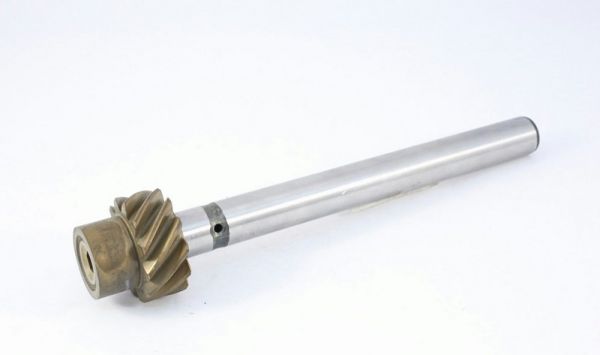 Привод насоса масл. (вал-шестерня) 406 дв. (ОАО"ЗМЗ", г.Заволжье) /406.1011200-20/