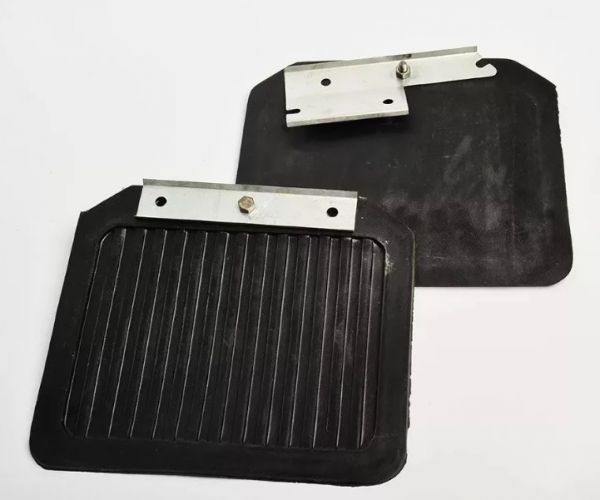 Брызговик заднего колеса Волга-3110 в сб. резин. (Россия) /3110-8404318(12)/