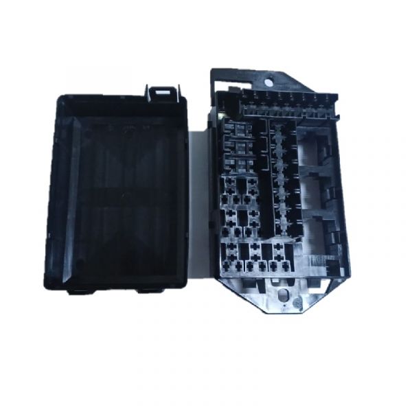 Блок монтажный ГАЗ, УАЗ для реле и предохранителей с крышкой (АО "Завод Копир") /6.675.005/